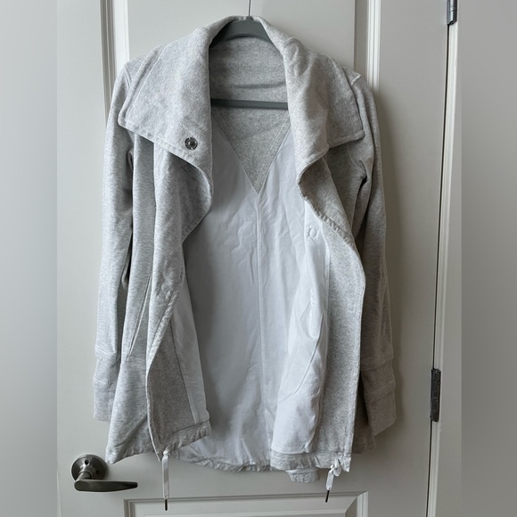 Lululemon light grey heathered collared jacket - Picture 3 of 7